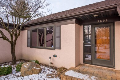 5892 Effingham Rd, Columbus, OH 43213 - photo 2