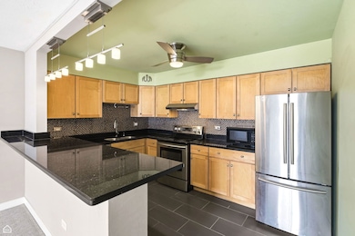 250 Ridge Ave unit 4H, Evanston, IL 60202 - photo 6