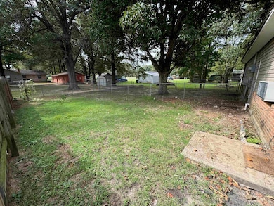 153 N Hickory St, Piggott, AR 72454 - photo 5