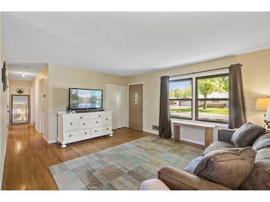 9457 Saratoga Ln N, Maple Grove, MN 55369 - photo 4