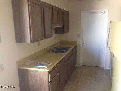 13230 Kitchen IMG_1381