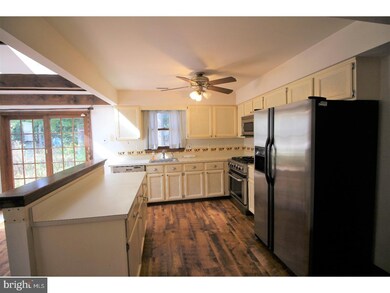 527 Trappe Ln, Langhorne, PA 19047 - photo 2