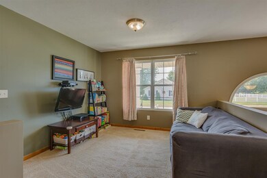 53856 Marshall Dr E, South Bend, IN 46628 - photo 5