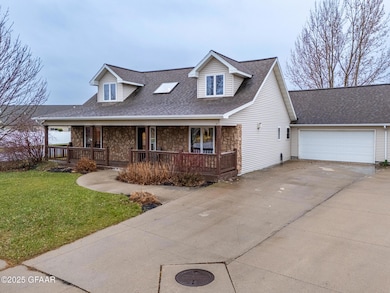 5696 Cypress Point Dr, Grand Forks, ND 58201 - photo 2