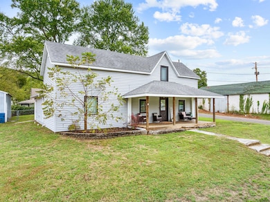 303 S Maple St, Galena, MO 65656 - photo 2