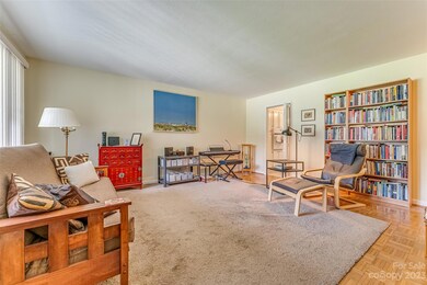 102 Boyd Dr unit 2B, Flat Rock, NC 28731 - photo 3