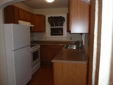 4121 Lehigh St, Whitehall, PA 18052 - photo 6