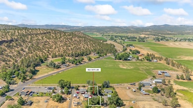 46-web-or-mls-41 - Lot line