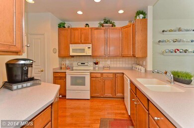 7295 Pebble Creek Dr, Elkridge, MD 21075 - photo 6