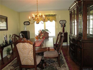 31 Gray Wolf Ln, Hendersonville, NC 28792 - photo 4