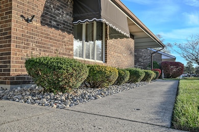 3022 Brixton Dr E, Springfield, OH 45503 - photo 3