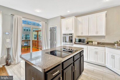 2121 Callao Ct, Woodbridge, VA 22191 - photo 4