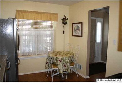 11 Amherst Ct, Matawan, NJ 07747 - photo 4