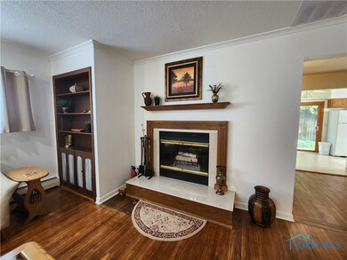 2561 Pershing Dr, Toledo, OH 43613 - photo 4