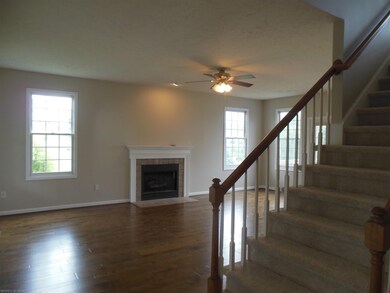 Light, airy with ceiling fan
