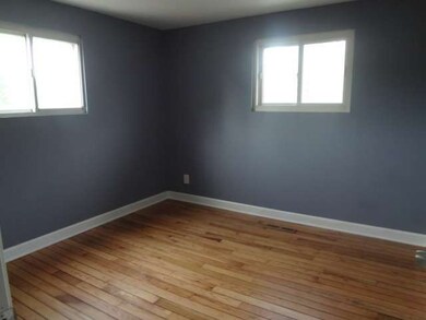 1720 Queens Ct, Carpentersville, IL 60110 - photo 6