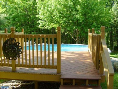 1014 Hartman Rd, Reading, PA 19606 - photo 5