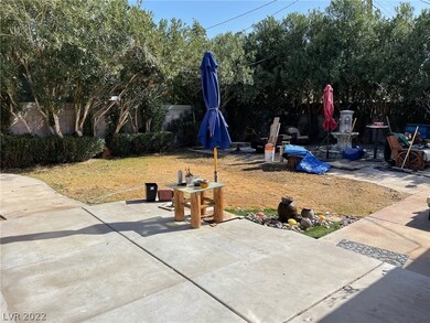 Mature, privacy landscaping perfect for entertaini