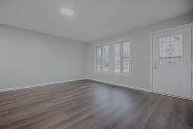 9N621 Flora Dr unit 1, Elgin, IL 60123 - photo 5