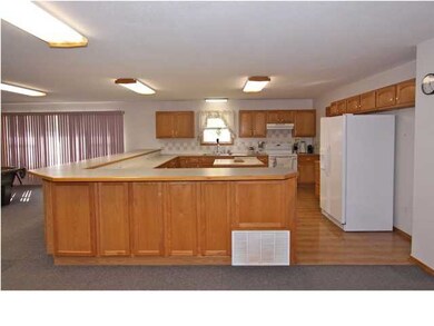 Wrap Around Eating/Breakfast Bar