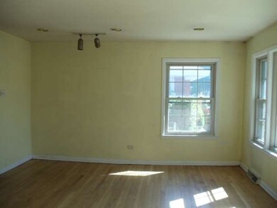 4633 Scott St, Schiller Park, IL 60176 - photo 6