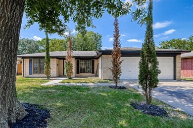 8911 Sunnywood Dr, Houston, TX 77088 - photo 2