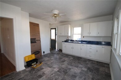 392 N Gladstone Ave, Columbus, IN 47201 - photo 7