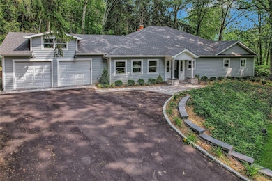 25 Spring Hollow Rd, Centerport, NY 11721 - photo 3