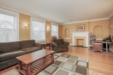 6224 N Washtenaw Ave unit 3, Chicago, IL 60659 - photo 2