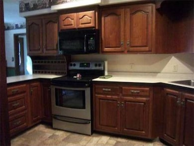 7 Christine Dr, Westport, MA 02790 - photo 3