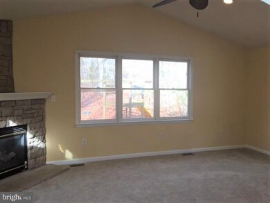 612 Harrison Cir, Locust Grove, VA 22508 - photo 6