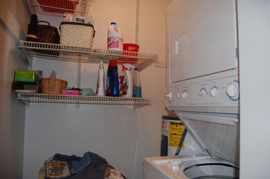 Laundry Room (2)