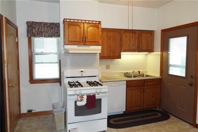 Nice kitchen with built in dishwasher, double bowl