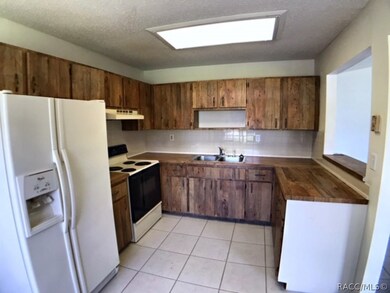 21393 SW Honeysuckle St, Dunnellon, FL 34431 - photo 4