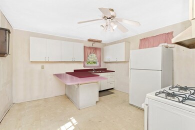 9 Wenlock Rd, Dorchester, MA 02122 - photo 4