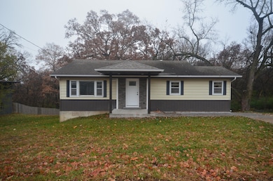 2849 S Ten Mile Dr, Jefferson City, MO 65109 - photo 2