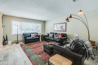 3024ManitobaLn_0008