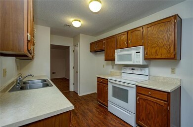 1306 W Jenkins Blvd, Raymore, MO 64083 - photo 7