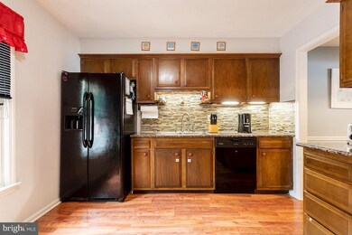 466 W Chocolate Ave, Hershey, PA 17033 - photo 6