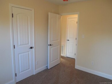 110 Roger Dr, Statesville, NC 28625 - photo 6