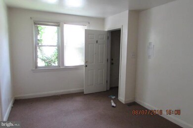 6127 Chinquapin Pkwy, Baltimore, MD 21239 - photo 3