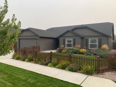 Ext - Front Yard 5