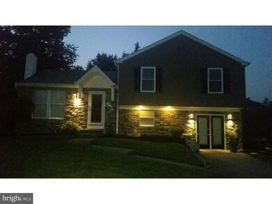 151 Penns Grant Dr, Morrisville, PA 19067 - photo 2