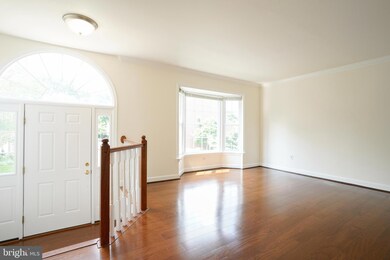 6856 Mclean Province Cir, Falls Church, VA 22043 - photo 3