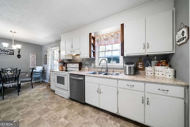 421 Broad St, Tallapoosa, GA 30176 - photo 3