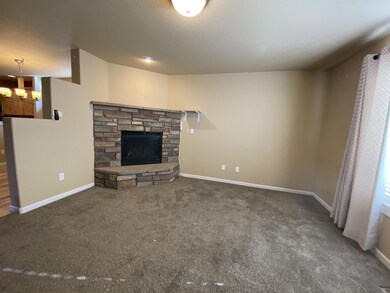 20464 Brentwood Ave, Bend, OR 97702 - photo 3