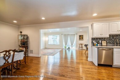 12 Lone Oak Way unit 2810, Eatontown, NJ 07724 - photo 4