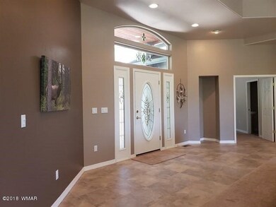 005_Entrance Front Foyer