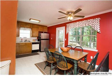 Open eat-in kitchen