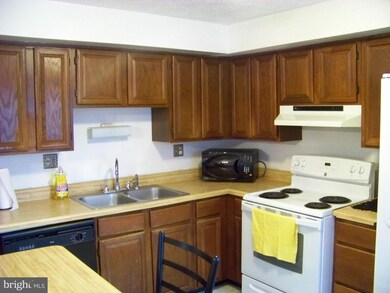 3803 Evans Trail Ct, Beltsville, MD 20705 - photo 2